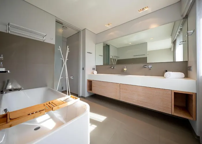 Core City- Luxury Brands Street